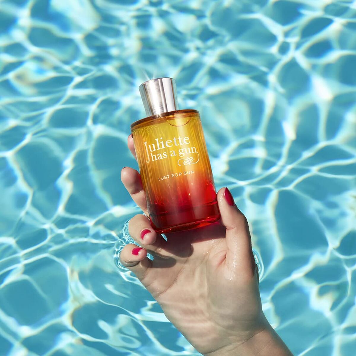 V3H04865B7E8CB026B30065AD7579889A2AR7565835P6