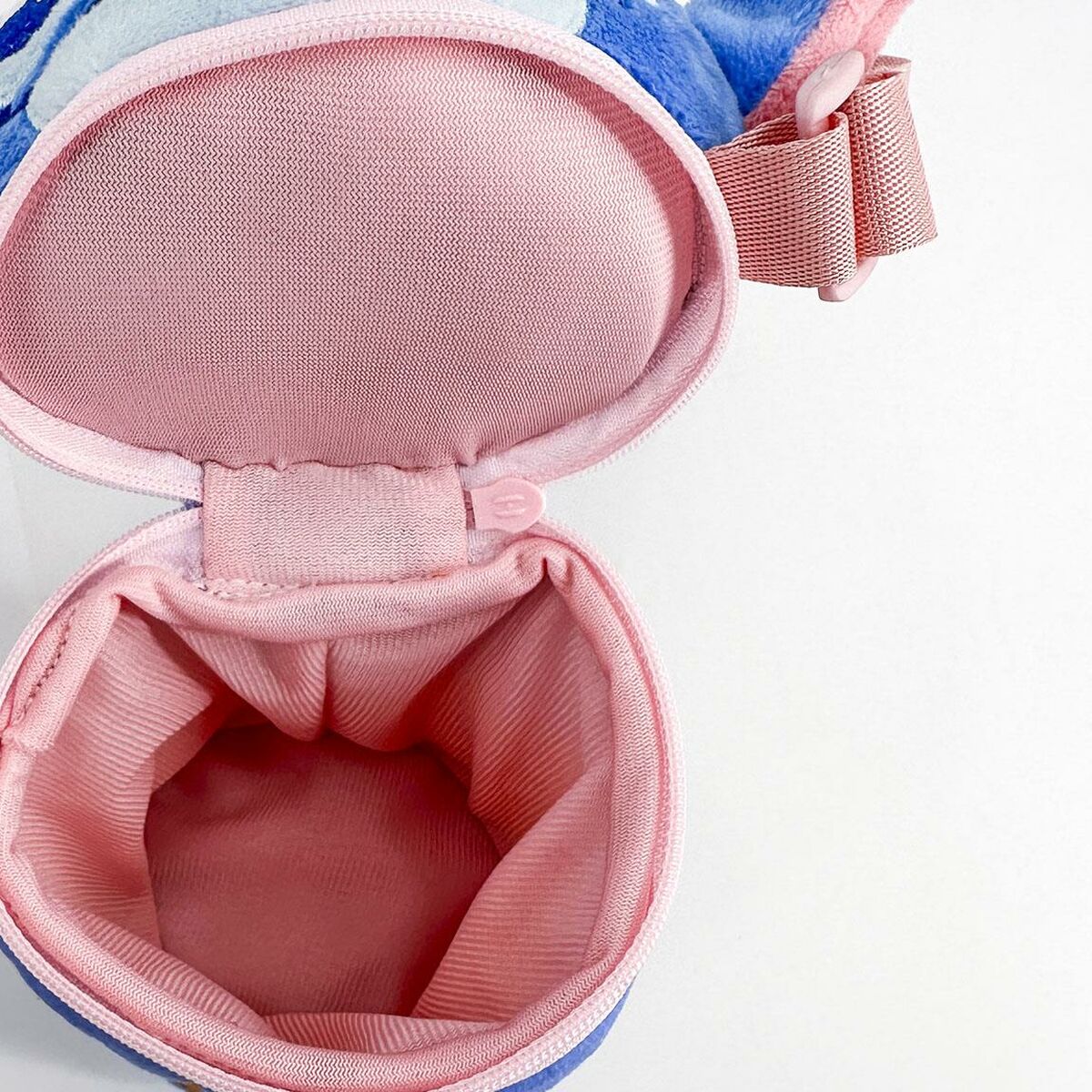 V4HC335CD073E865A7ECDD3422D79BCC51AR6440942P3